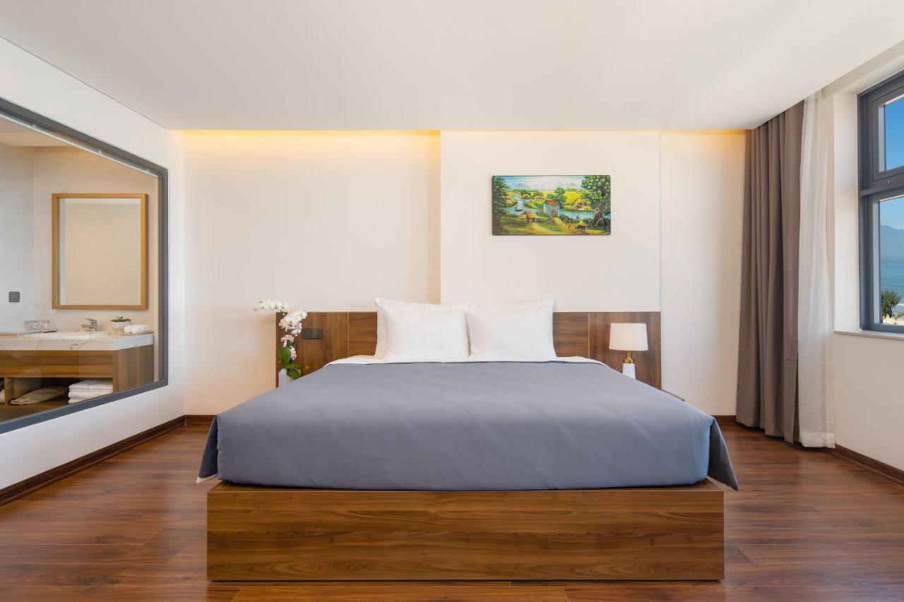 Avenis Hotel Da Nang Exterior photo